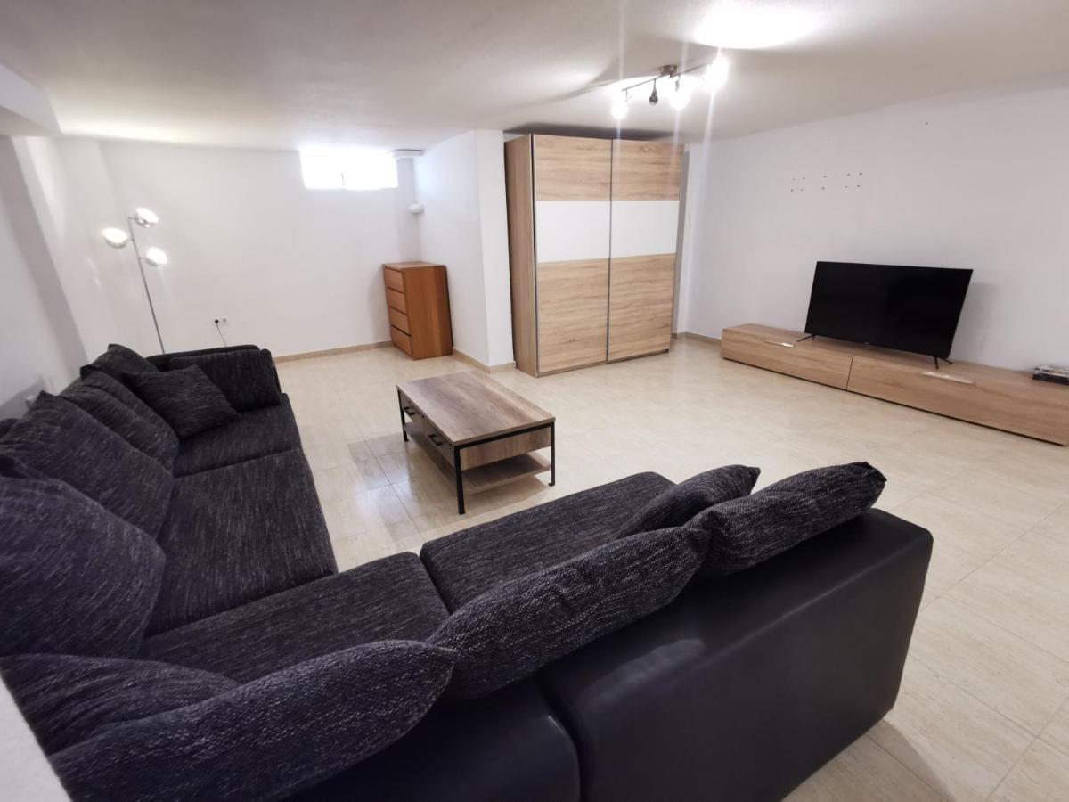 Spacious Villa With Private Pool And Beach Views El Moncayo Exterior photo